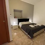 Guest house Sleepy Max Rome